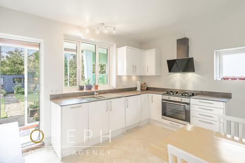 3 bedroom detached bungalow for sale, Felixstowe Road, Ipswich, IP3