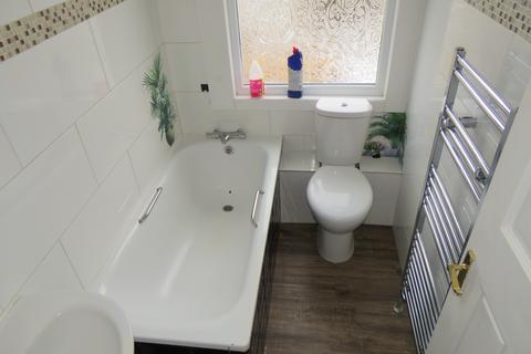 3 bedroom semi-detached house to rent, New Road, Bedfont, Feltham TW14