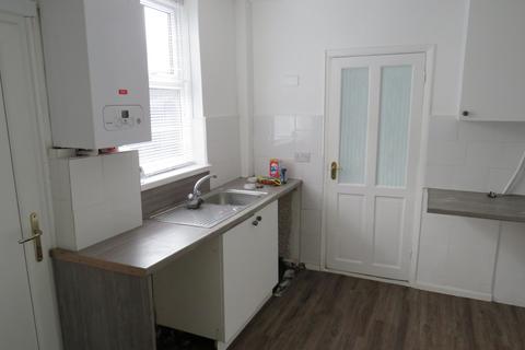 3 bedroom semi-detached house to rent, New Road, Bedfont, Feltham TW14