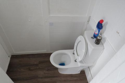 3 bedroom semi-detached house to rent, New Road, Bedfont, Feltham TW14