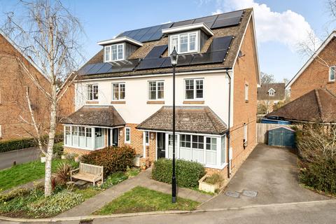 undefined, Alderbank Drive, Surrey GU7