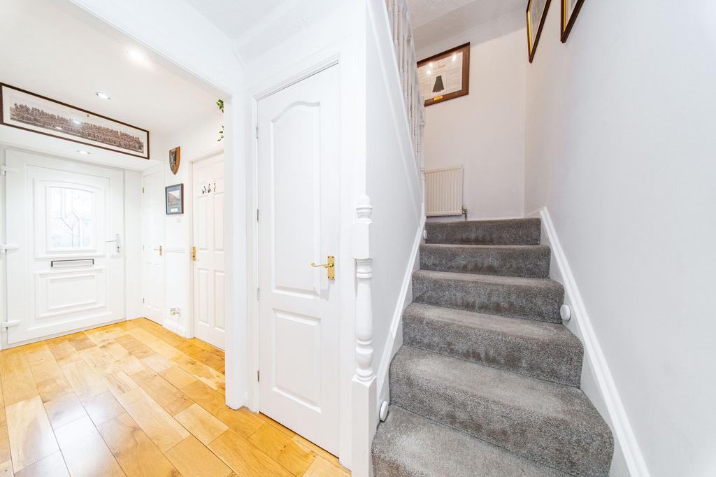 Entrance Hallway / Stairwell