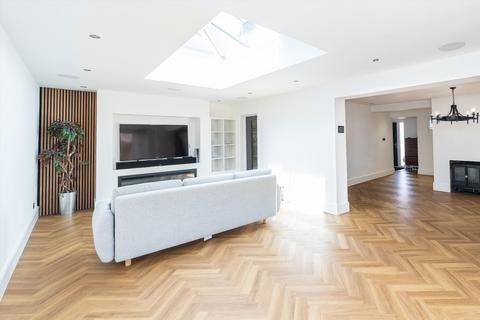 4 bedroom detached house for sale, Evelyn Way, Stoke d'Abernon, Cobham, Surrey KT11