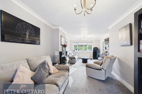 3 bedroom semi-detached house for sale, Durham Close, Ware SG12