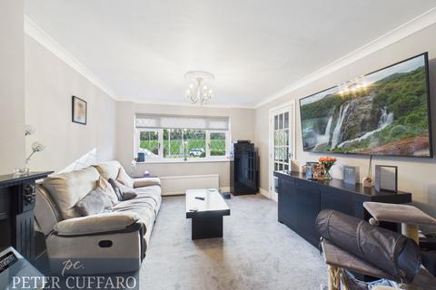 3 bedroom semi-detached house for sale, Durham Close, Ware SG12