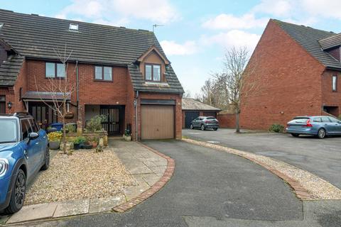 undefined, Grange Close, Surrey GU7