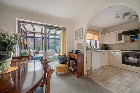 undefined, Grange Close, Surrey GU7