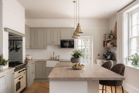 4 bedroom semi-detached house for sale, Piccotts End, Hemel Hempstead, Hertfordshire HP1