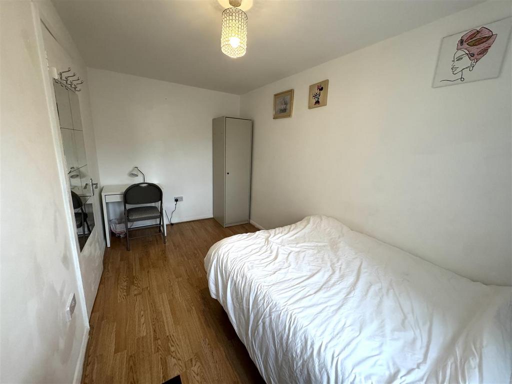 Option 1 - Room 1 .