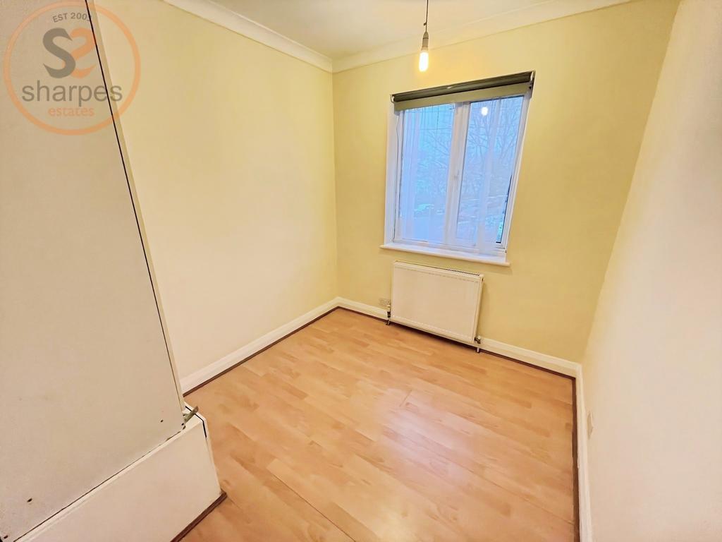 F958d630-13. 20bedroom5