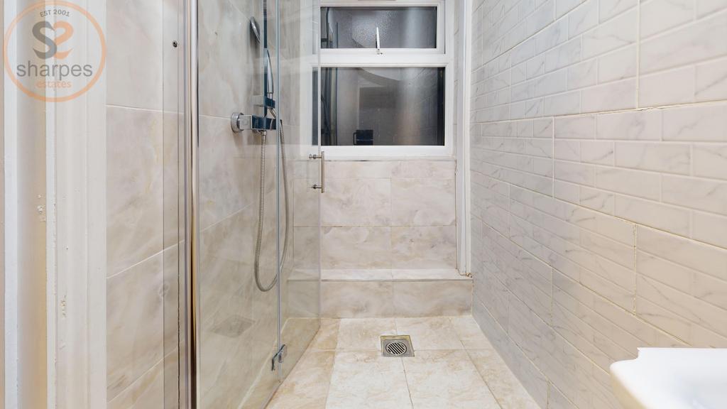 172-Beddington-Lane-Bathroom