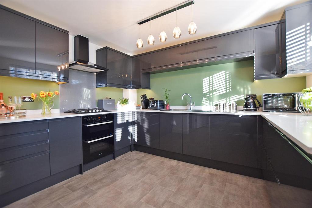 Kitchen/Breakfast Room