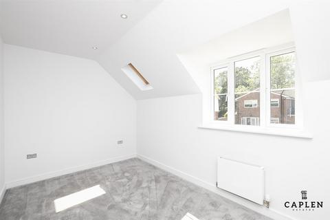 undefined, Lawton Green, Loughton