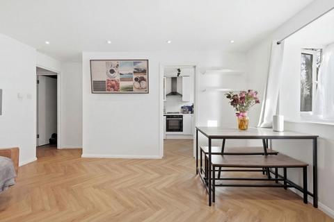 1 bedroom flat for sale, Burnham Gardens, Croydon CR0