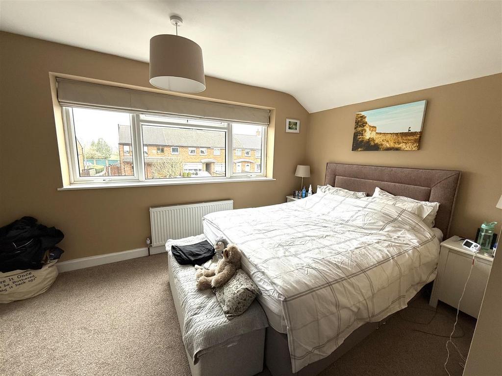 17 chad bedroom.jpeg