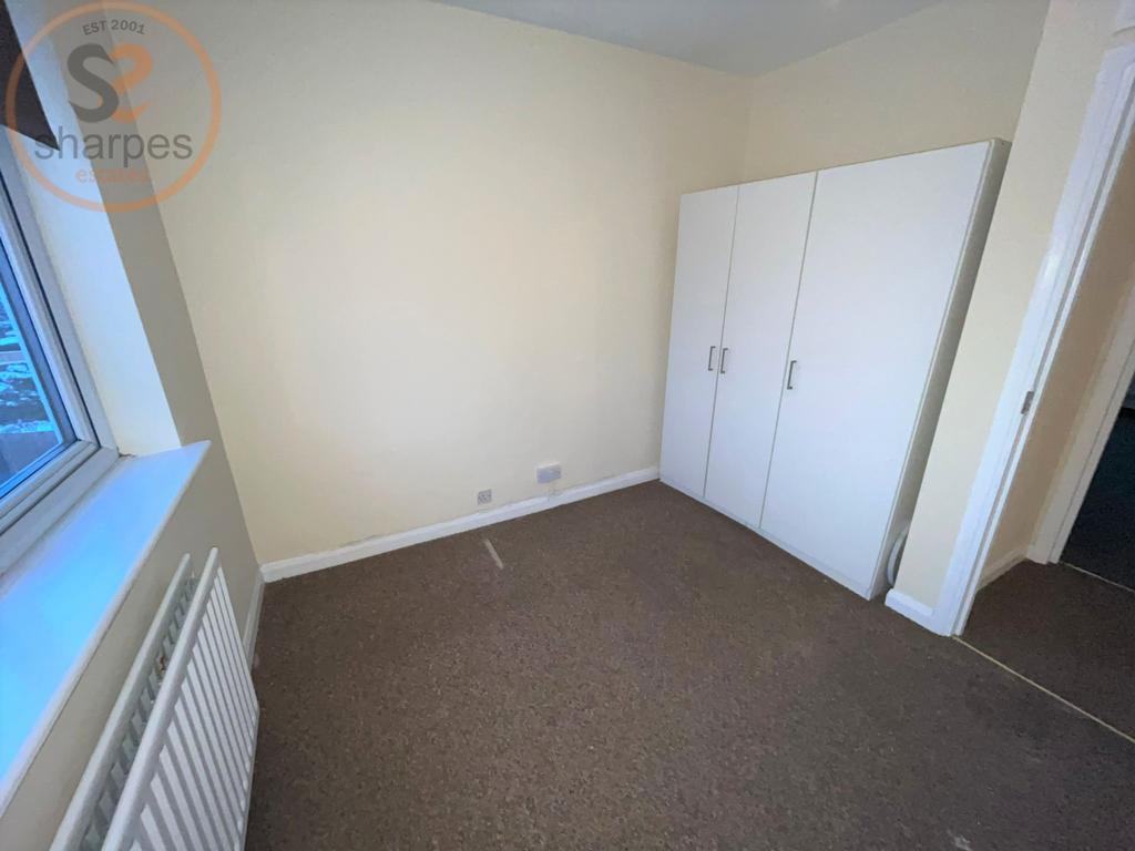 12. bedroom4