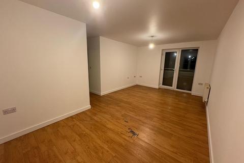 2 bedroom flat to rent, Dixon Close, Redditch, B97 6AJ