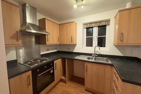 2 bedroom flat to rent, Dixon Close, Redditch, B97 6AJ