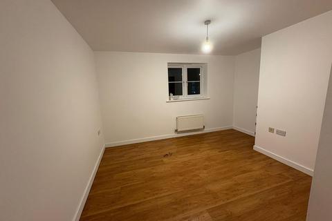 2 bedroom flat to rent, Dixon Close, Redditch, B97 6AJ