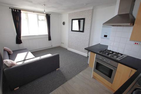 1 bedroom flat for sale, Windermere Court, Marine Parade East, CO15