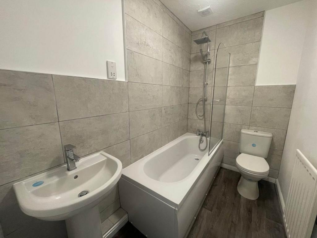 Main bathroom