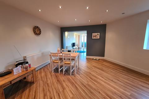 2 bedroom apartment to rent, Wren Gardens, Bristol, BS20