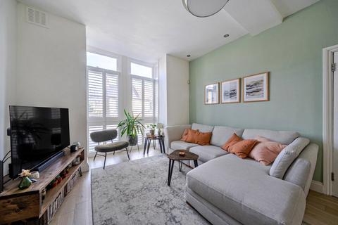 2 bedroom maisonette for sale, Woodland Hill, Crystal Palace, London, SE19