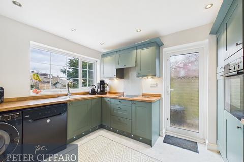 undefined, Lilliards Close, Hoddesdon EN11