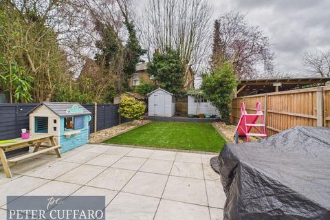 undefined, Lilliards Close, Hoddesdon EN11
