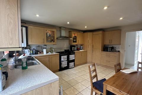 5 bedroom end of terrace house to rent, Filton Avenue, Bristol BS7
