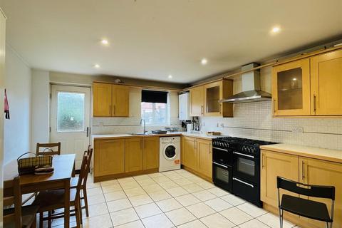 5 bedroom end of terrace house to rent, Filton Avenue, Bristol BS7
