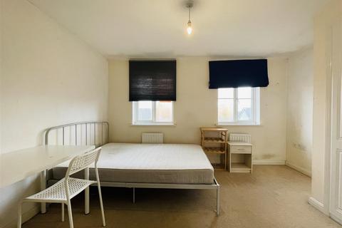 5 bedroom end of terrace house to rent, Filton Avenue, Bristol BS7