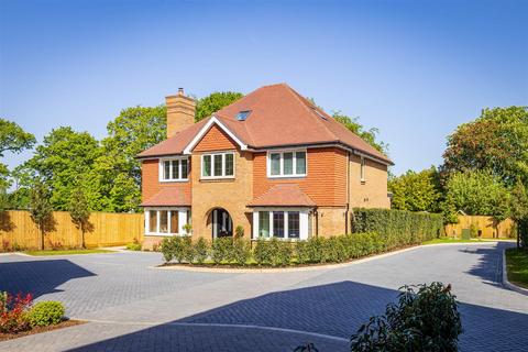 5 bedroom detached house for sale, Horseshoe Lane West, Guildford