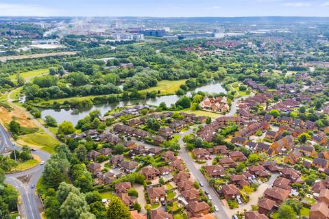3 bedroom detached house for sale, Chatsworth, Milton Keynes MK8