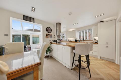 3 bedroom detached house for sale, Chatsworth, Milton Keynes MK8