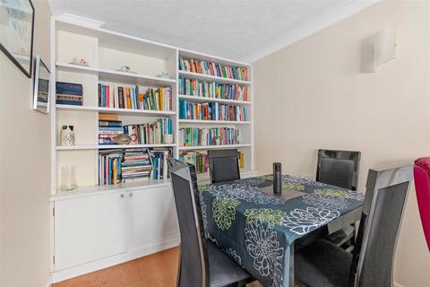 1 bedroom flat for sale, Queens Road, Wimbledon SW19