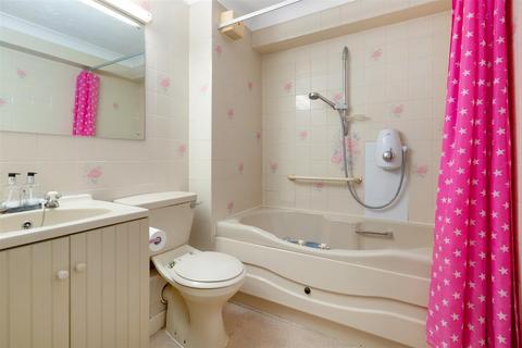 1 bedroom flat for sale, Queens Road, Wimbledon SW19