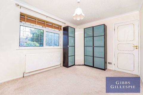 undefined, Thames Drive, Ruislip, Middlesex