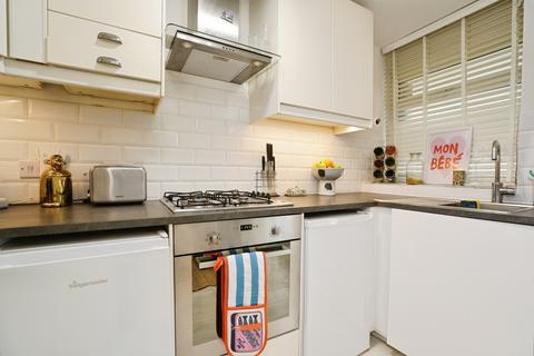 undefined, Hillfield, Hatfield, AL10