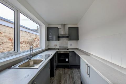 2 bedroom terraced house to rent, Eldon Street, Darlington