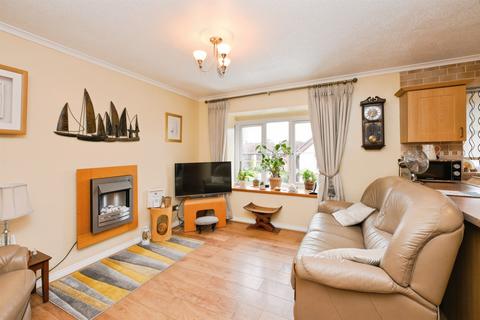 2 bedroom flat for sale, High Road, Broxbourne