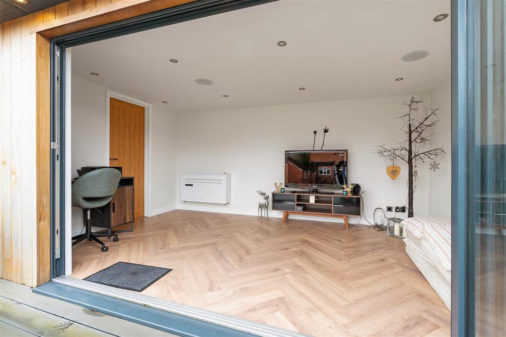 18 St Martins Rd (14 of 42).jpg