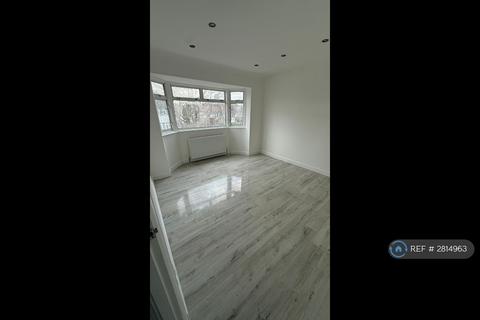 3 bedroom semi-detached house to rent, Tintern Way, Harrow, HA2