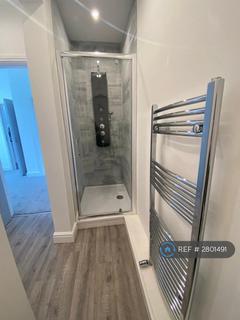 2 bedroom flat to rent, Thorburn Road, Wirral, CH62