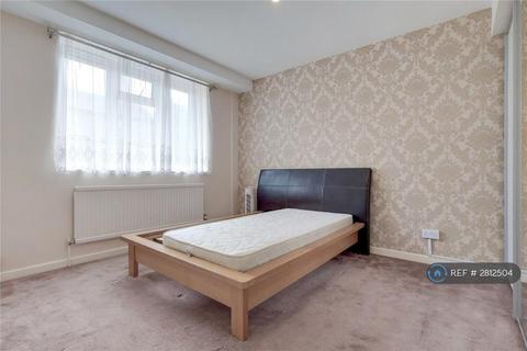 3 bedroom maisonette to rent, Trelawney Estate, London, E9