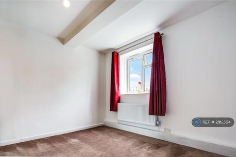 3 bedroom maisonette to rent, Trelawney Estate, London, E9