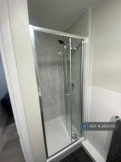Studio to rent, Linden House, London, NW10