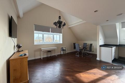 3 bedroom maisonette to rent, High St, Southend-On-Sea, SS3