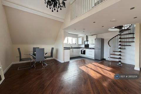 3 bedroom maisonette to rent, High St, Southend-On-Sea, SS3