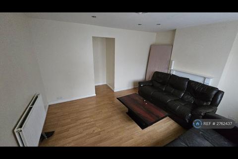 undefined, Whiteheart Avenue, Uxbridge, UB8